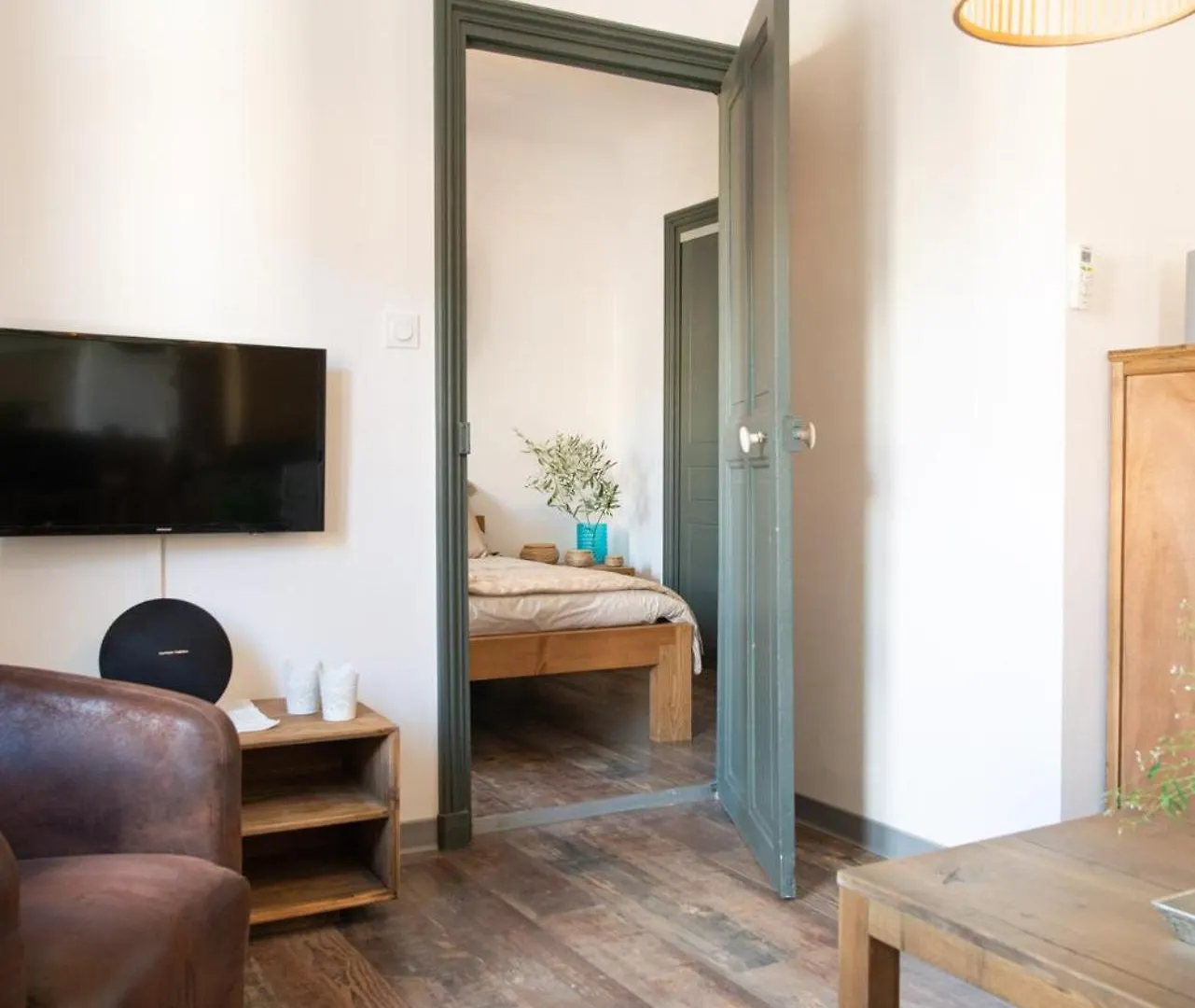 Appt Lumineux Dans Bel Immeuble Hp Les Oliviers 3 Διαμέρισμα Αρλ